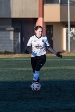 Bild 106 - Frauen SG Holstein Sued - SV Gruenweiss-Siebenbaeumen : Ergebnis: 0:2